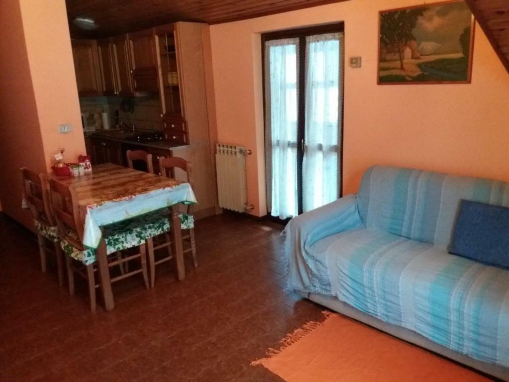 Casa Lily Apartment Lombro ภายนอก รูปภาพ